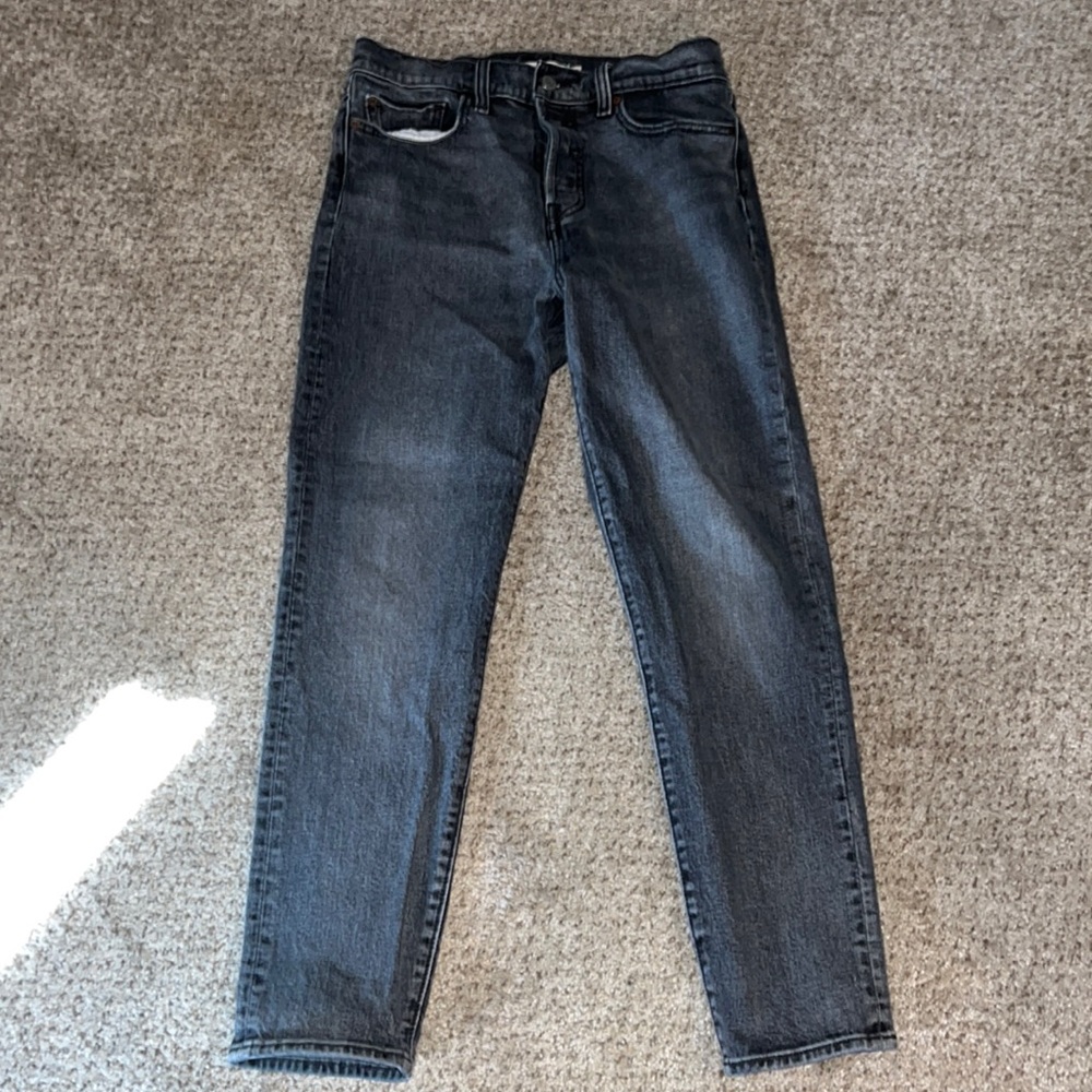 Levi’s Wedgie Straight Fit Jeans size 29 “Break A Leg”